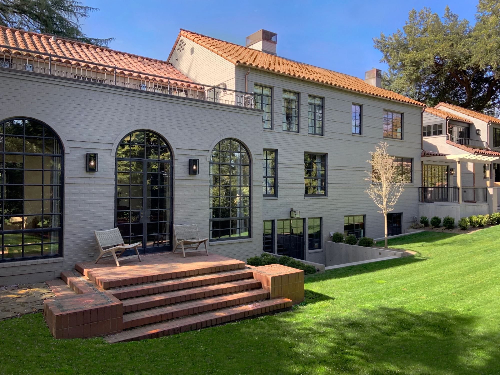 Waverly Residence - IMG_6999altBulbs2h